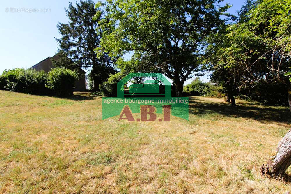 58, secteur Moraches - Ancien corps de ferme indépendant sur 3200m2 de terrain. - photo 4