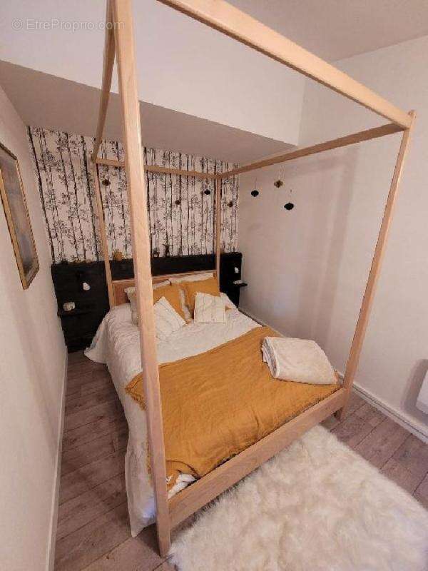 Appartement à SAINT-LEONARD-DE-NOBLAT