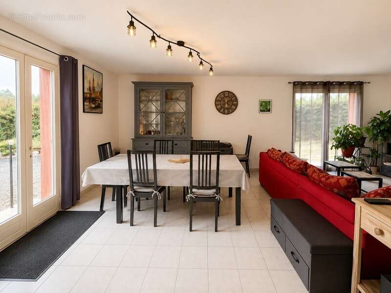 Plain-pied 90 m² aux portes de Castelnau-de-Médoc – 3 chambres, garage 36 m² et terrain 1 220 m² - photo 3