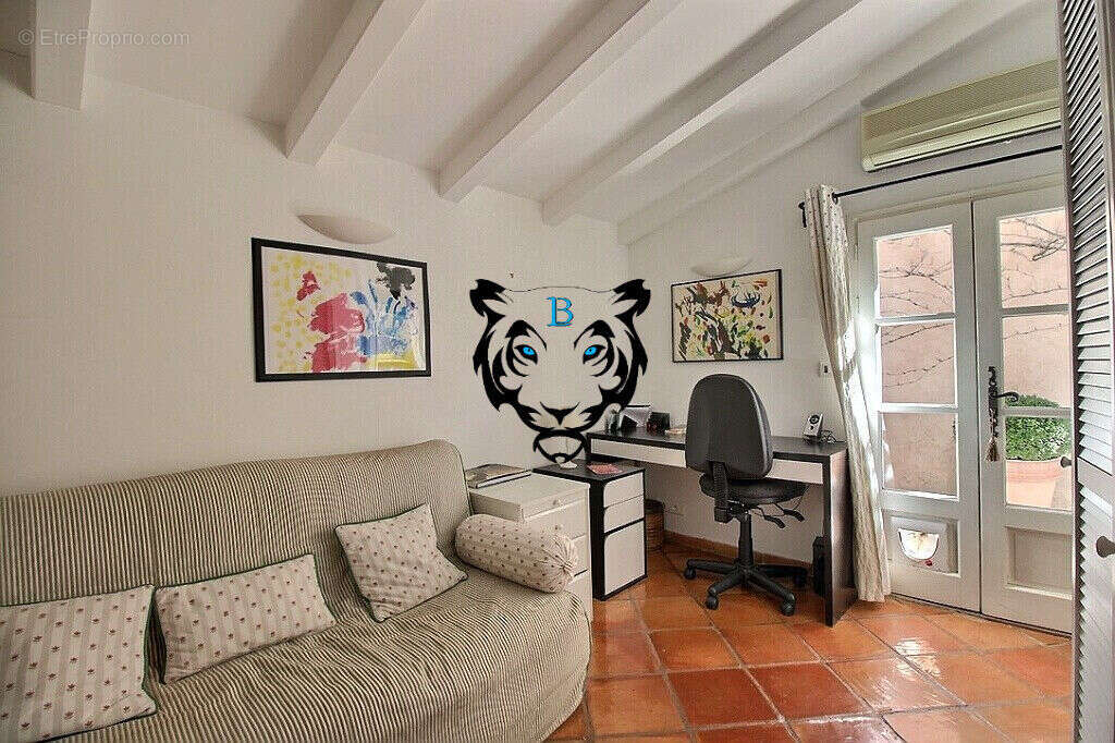 Maison à MONTFERRAT