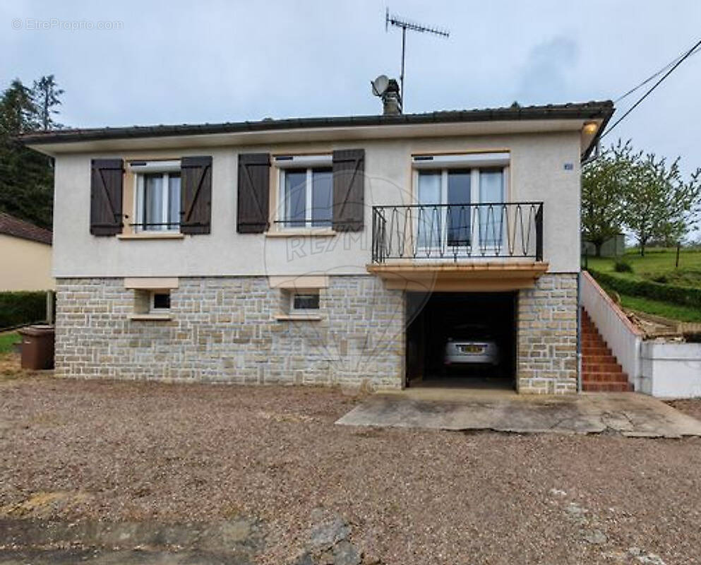 Maison à PREMERY