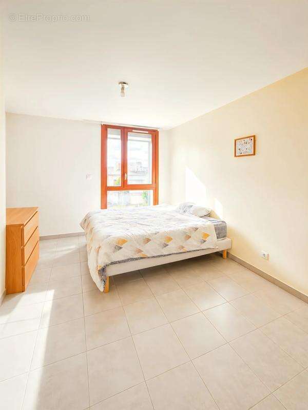 Appartement à BEAUZELLE
