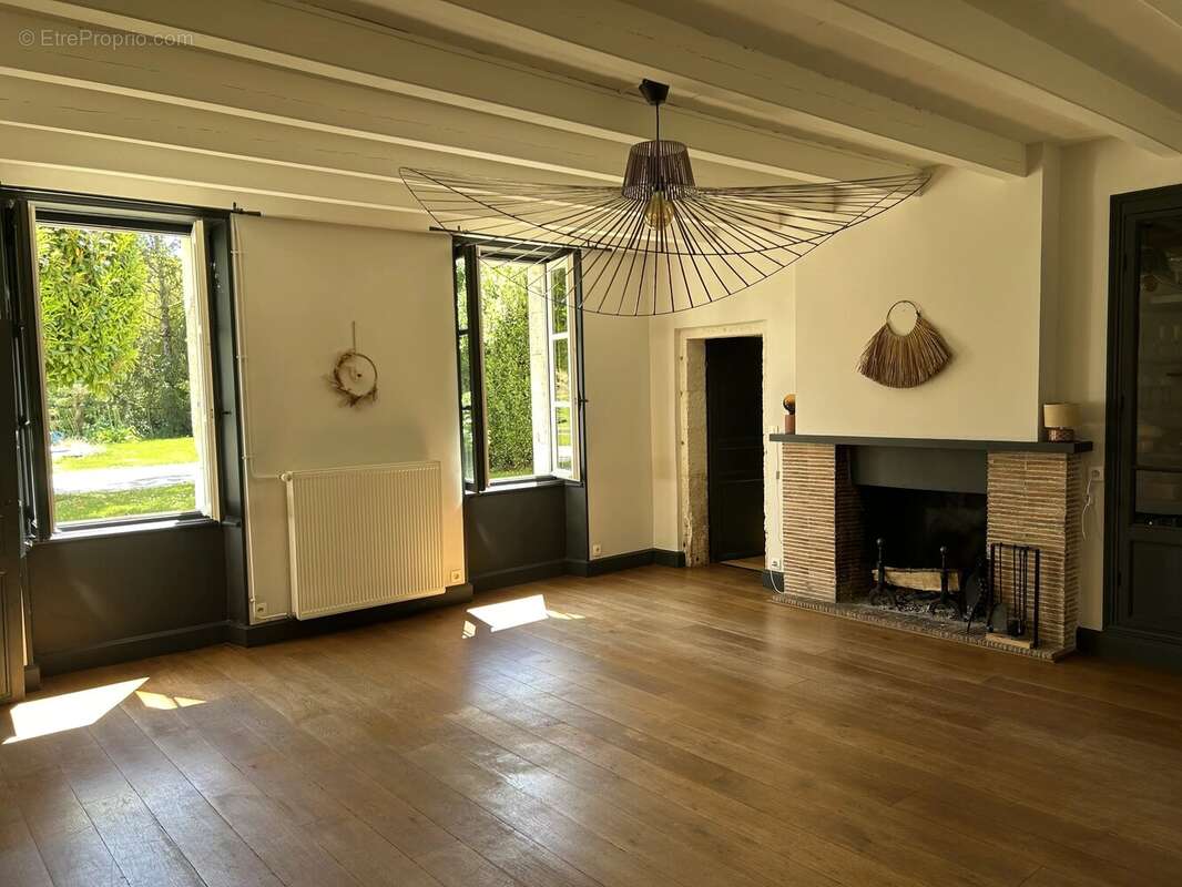 Maison à JURIGNAC