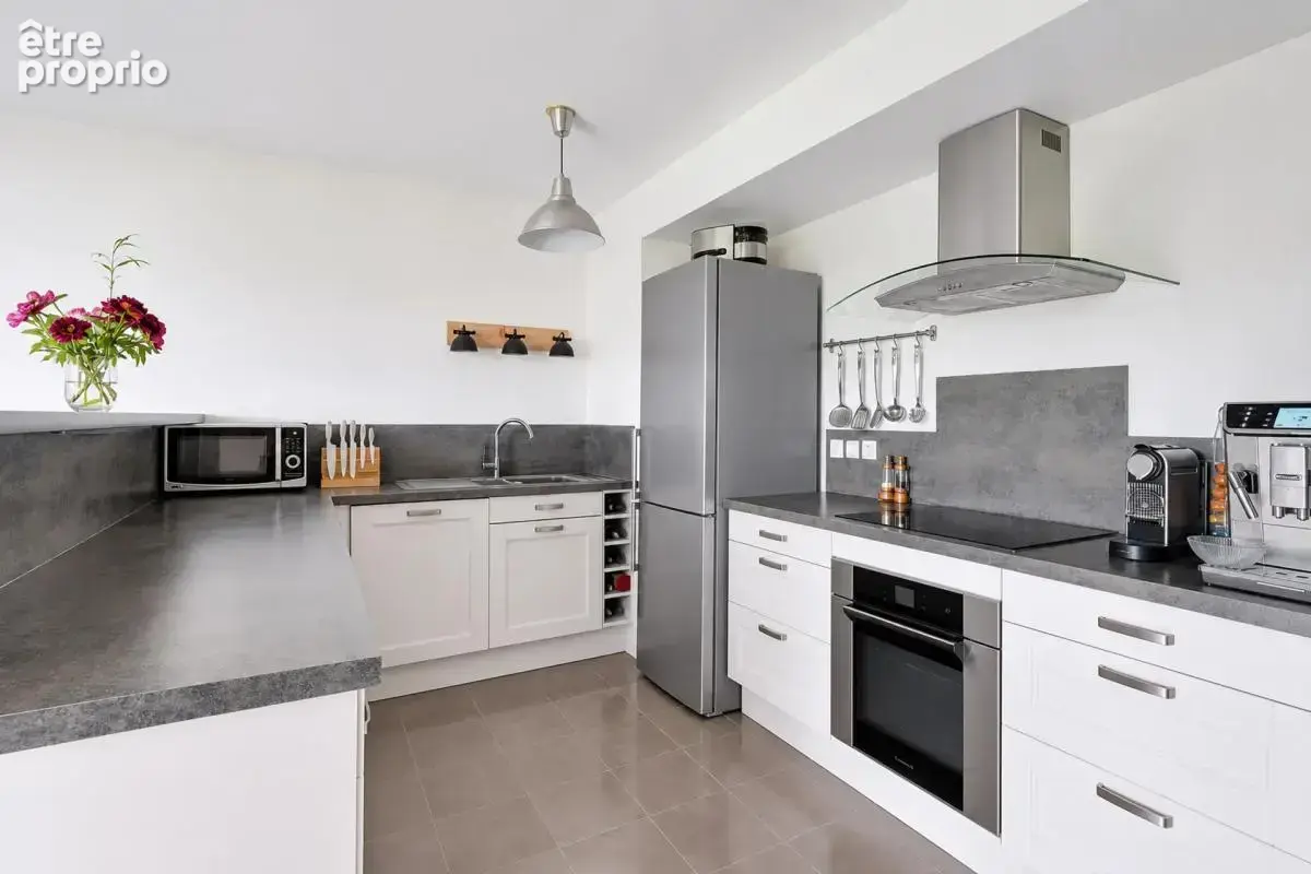 Appartement de 3 pièces de 67,30 m² à Vaulx-en-Velin - photo 3