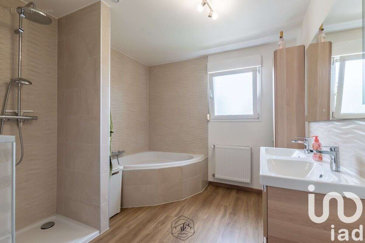 Maison 165 m² à Tellancourt  - photo 6