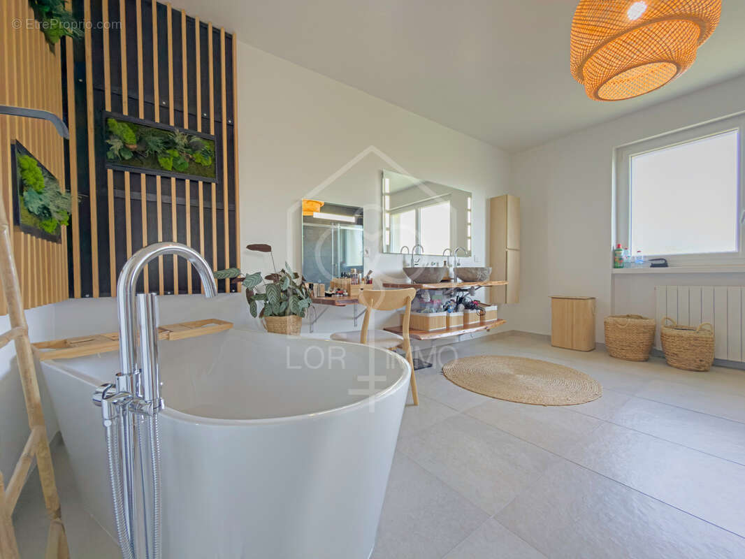 Maison à CHARLY-ORADOUR