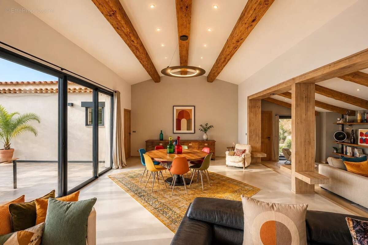 Maison à CARQUEIRANNE