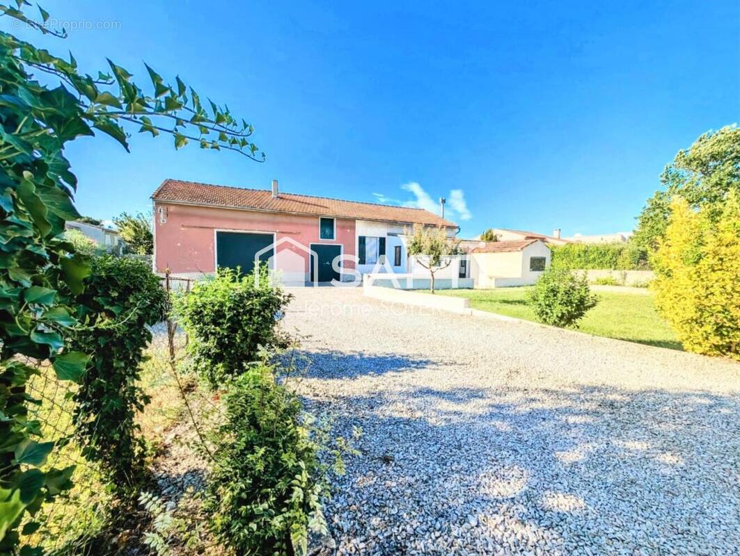 Photo 1 - Maison à SENAS