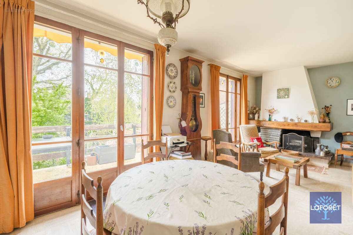 Maison à LES PAVILLONS-SOUS-BOIS