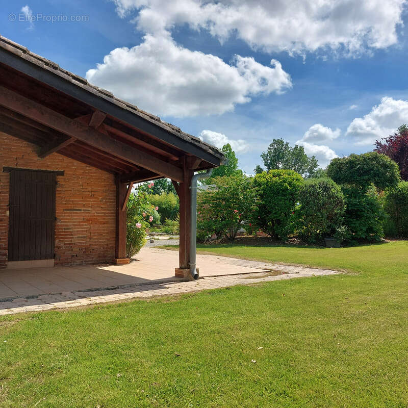 Maison à vendre 13 pièces MONTAUBAN (82), salle de reception, parking, bureaux, cave, dépendances,  parc de 8000m2, 2 entrées in - photo 90