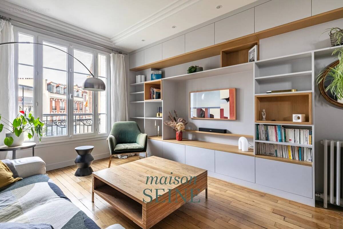 Appartement à COURBEVOIE