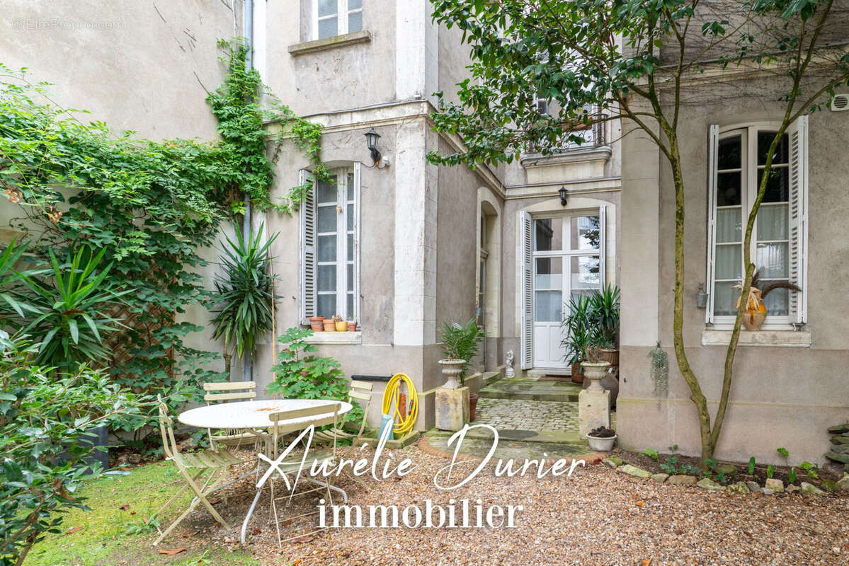 Appartement Maison Monnie Tours Hyper centre Quartier des Halles - photo 6