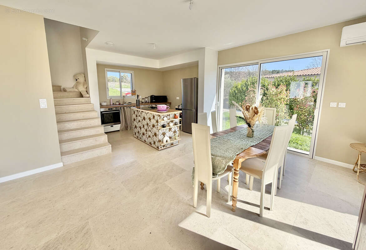 Maison à FORCALQUIER