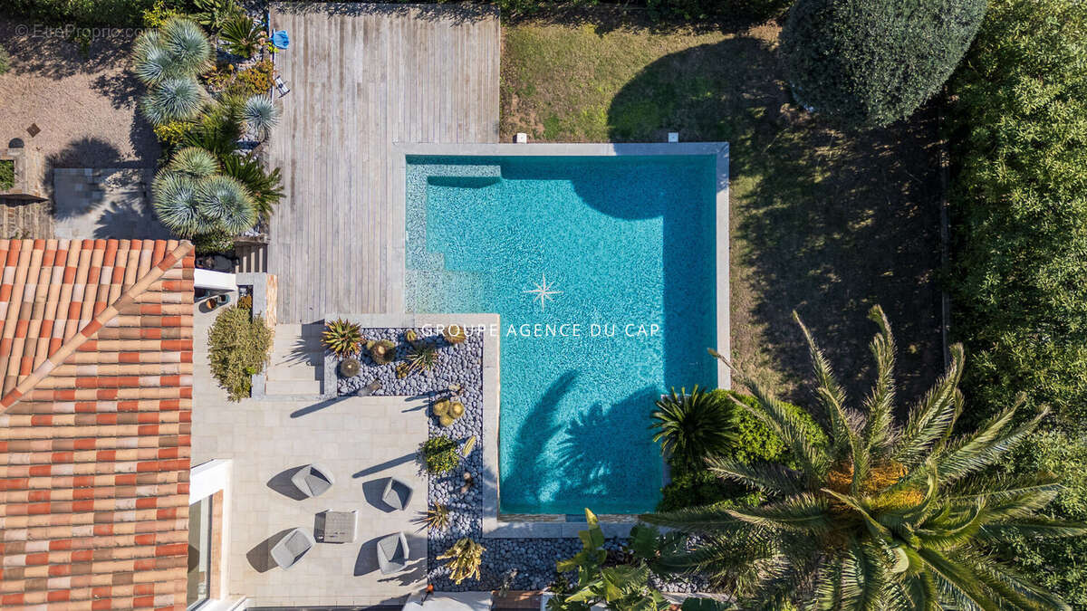 Villa de 185m2 avec vue mer à 250 mètres des plages des Issambres - photo 3