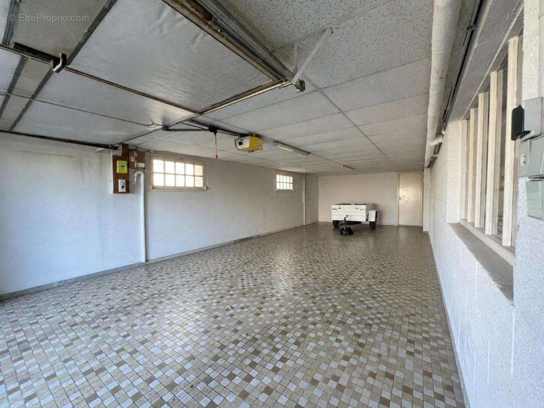 Spacieuse maison avec garage et dépendance pour camping-car ! - photo 3