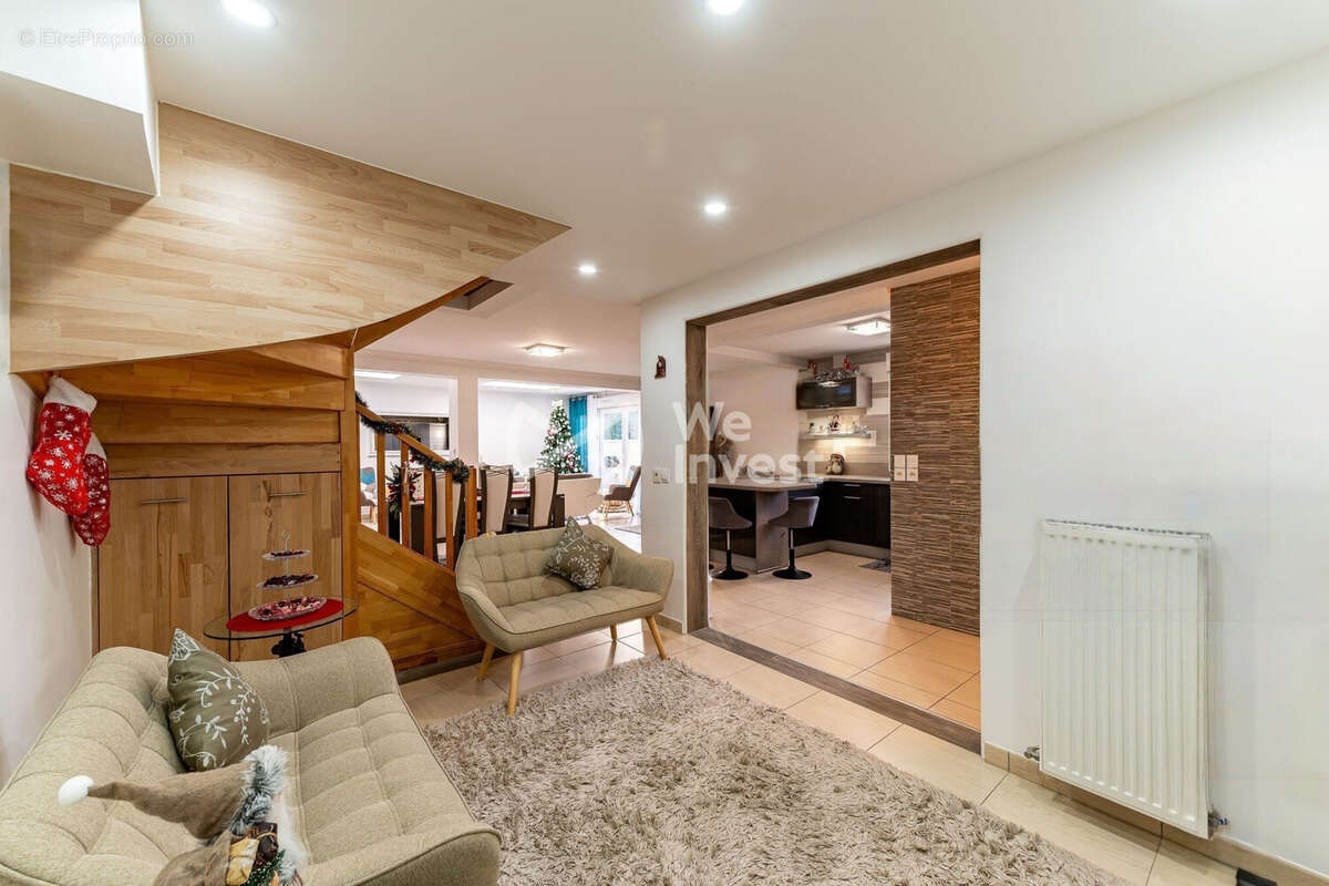 Maison à MONTEVRAIN