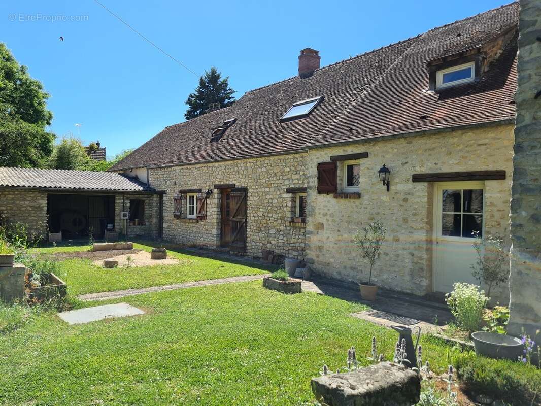Maison 250 m² à Morigny-Champigny  - photo 3