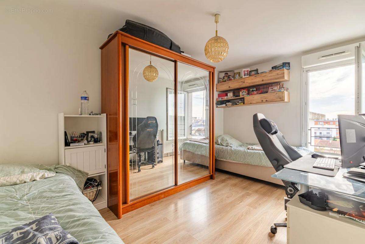 Appartement à STAINS