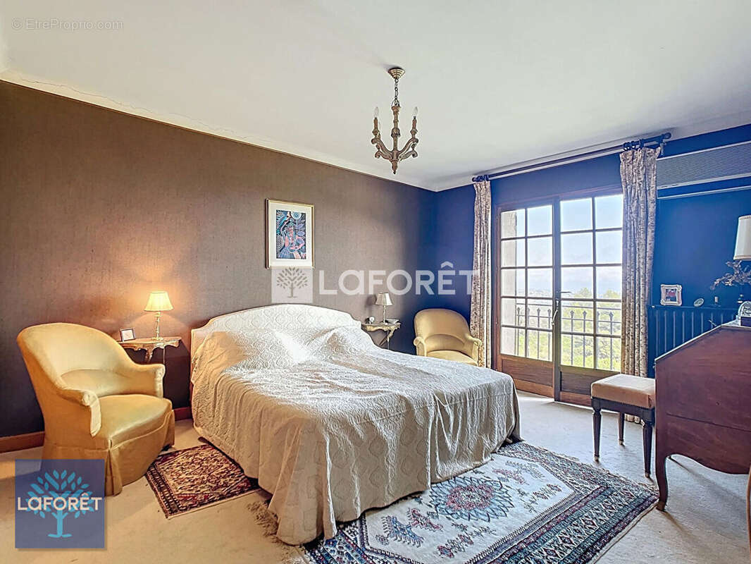 Maison à ROQUEFORT-LES-PINS