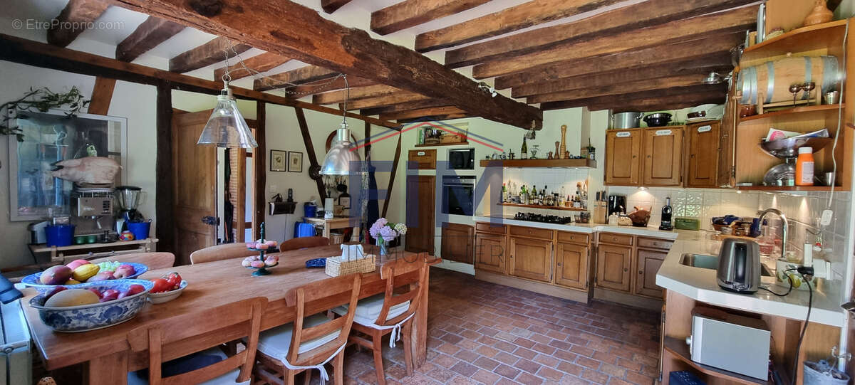 Maison à FLEURY-LA-FORET