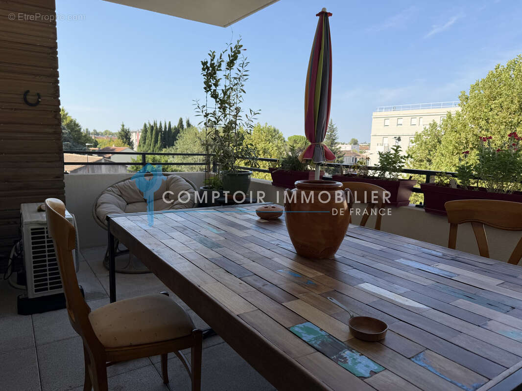À vendre   Superbe appartement 3 pièces avec grande terrasse, parking couvert et prestations récentes - photo 2