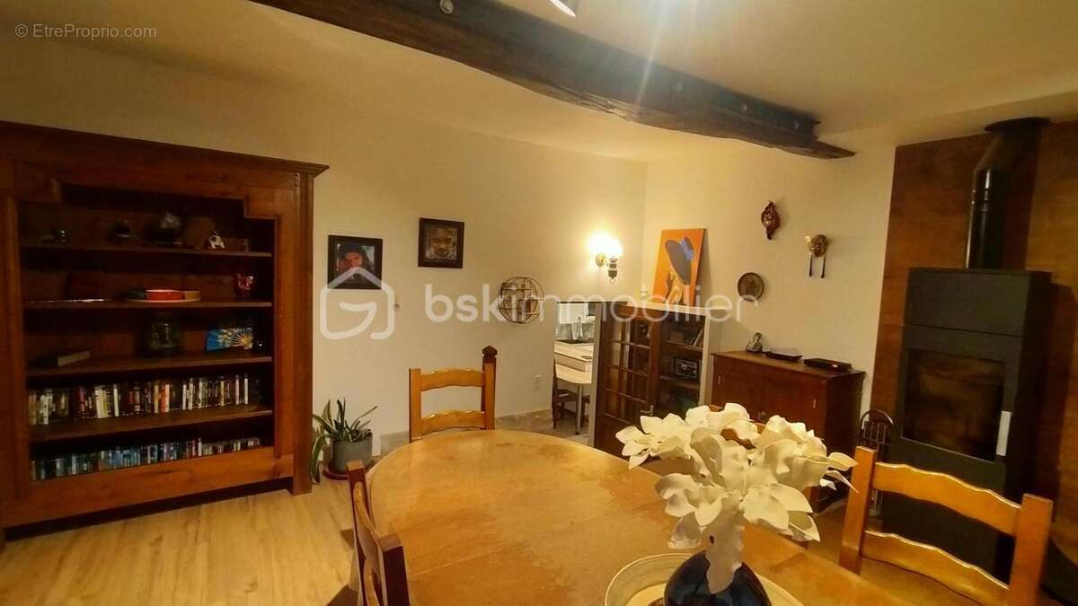 Maison à SAINT-DENIS-DE-CABANNE