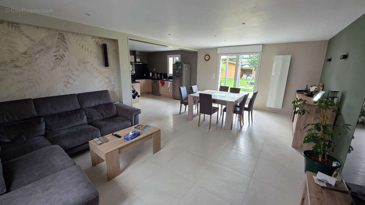 Maison à MINIAC-MORVAN