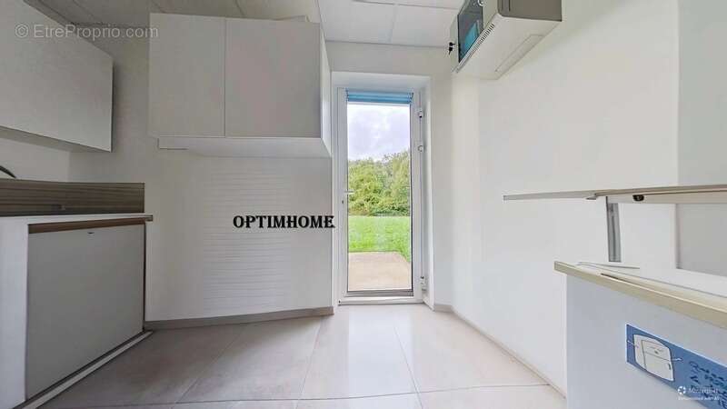 Commerce à TUCQUEGNIEUX