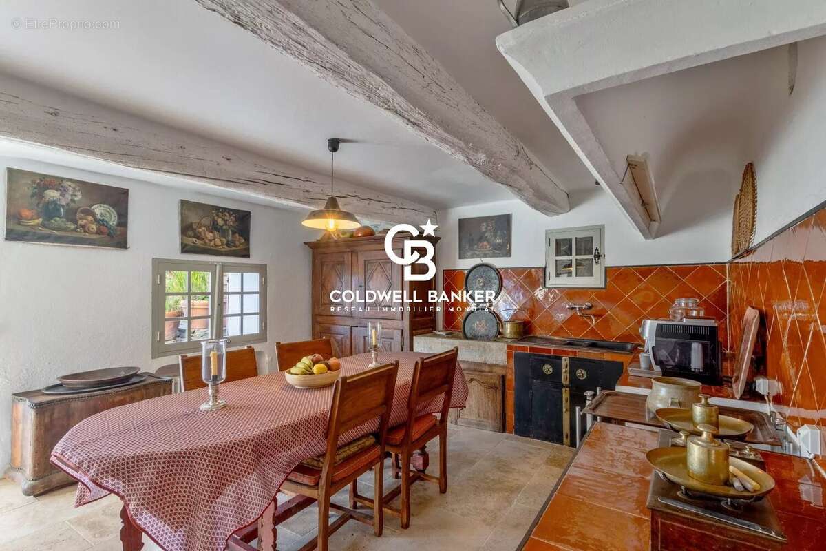 Maison à LA GARDE-FREINET