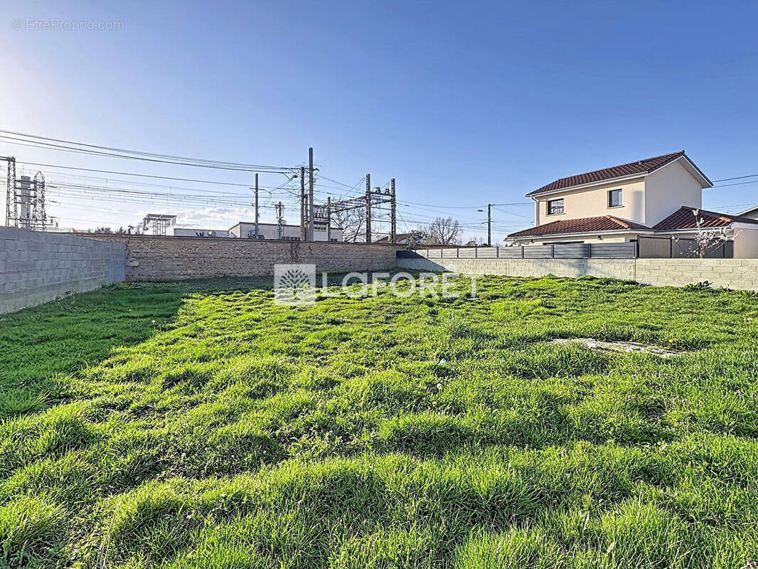 Terrain à BOURG-EN-BRESSE