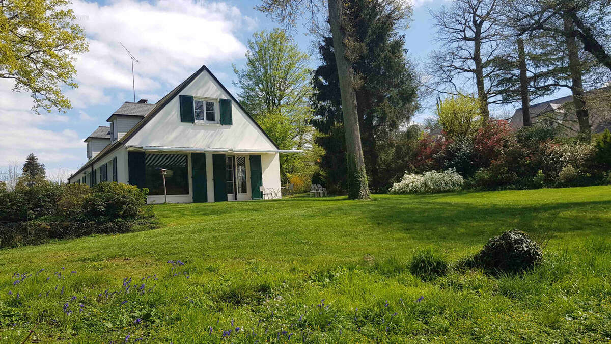 Maison à FEROLLES-ATTILLY