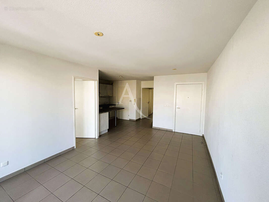 Perpignan Sud, secteur recherché de Porte d'Espagne, appartement 4 pièces 71 m² en très bon état avec 2 places de parking - photo 3