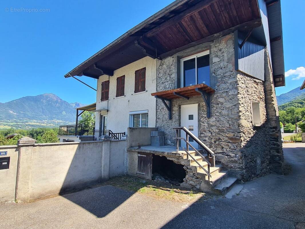 Maison à NOTRE-DAME-DES-MILLIERES