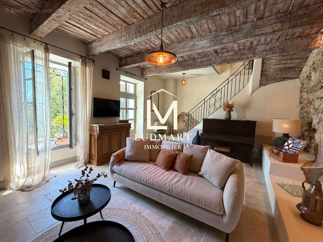 Propriété de caractère avec ancienne bergerie rénovée, piscine et 7,5 hectares en Provence - photo 24