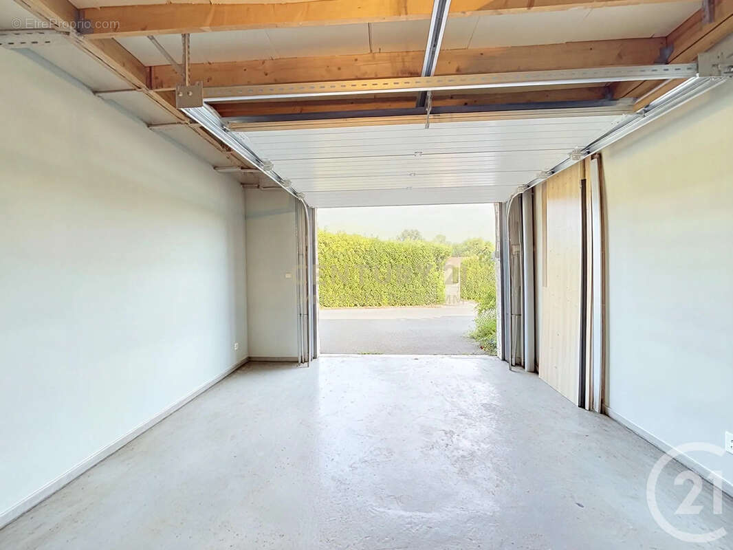 Maison 157 m² à L'isle-D'abeau  - photo 13
