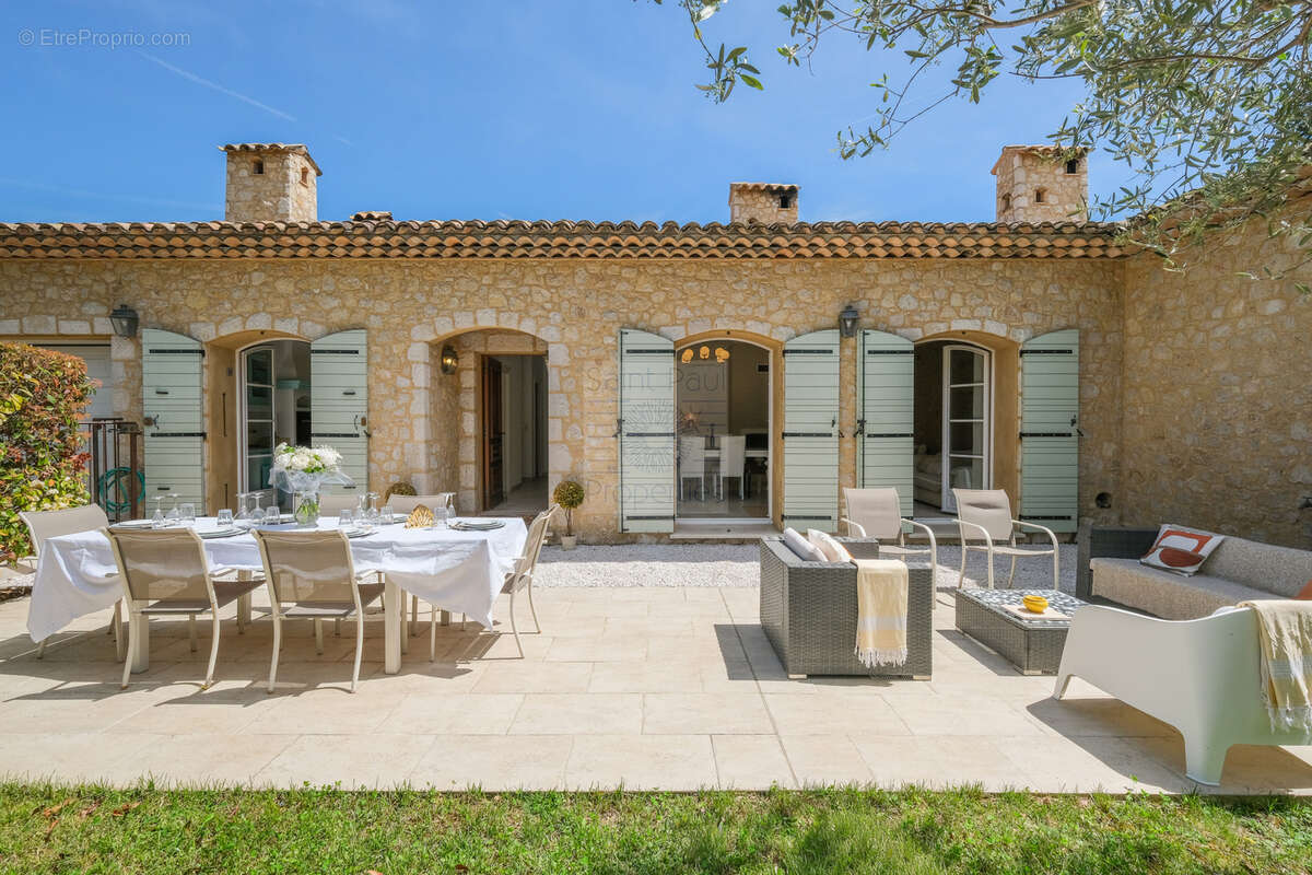 Superbe appartement - grand standing - 110m2 - Cagnes sur Mer - photo 2