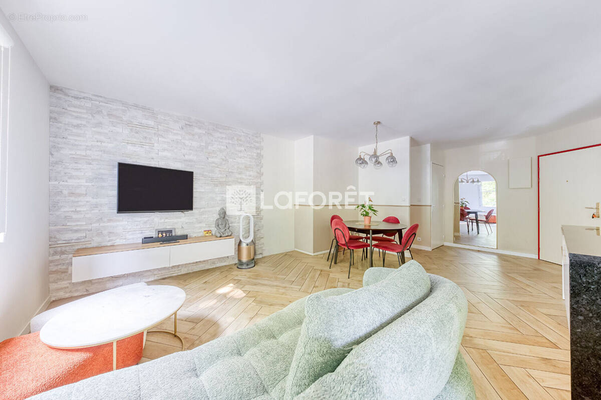 Appartement à BUSSY-SAINT-GEORGES