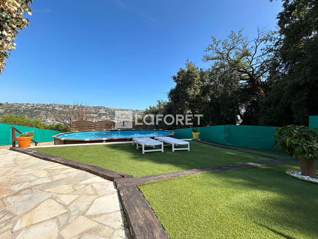 Maison à SAINT-LAURENT-DU-VAR