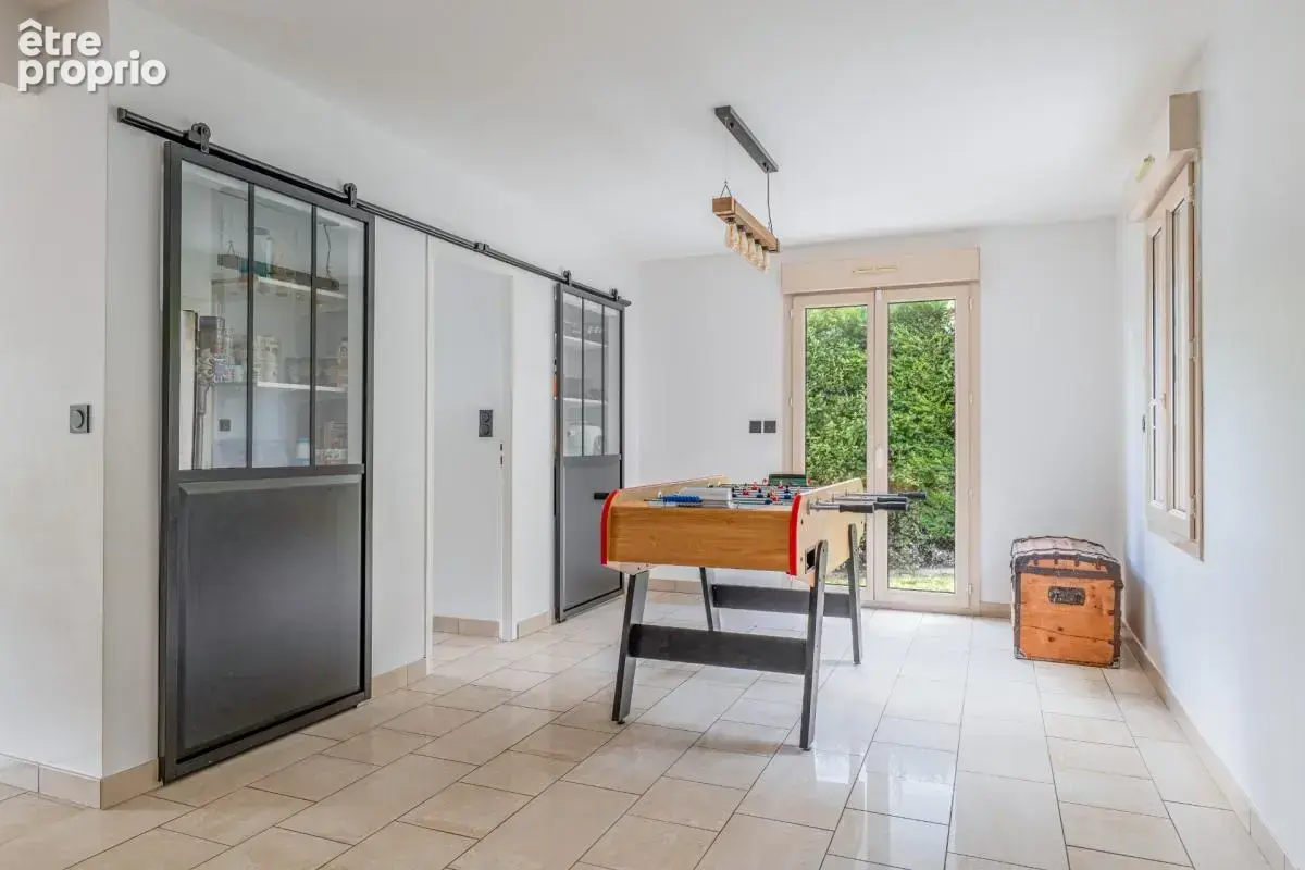 69110 saint foy les lyon - maison + appartement - piscine - garage - jardin - vue panoramique - proche des commodites - calme - photo 8