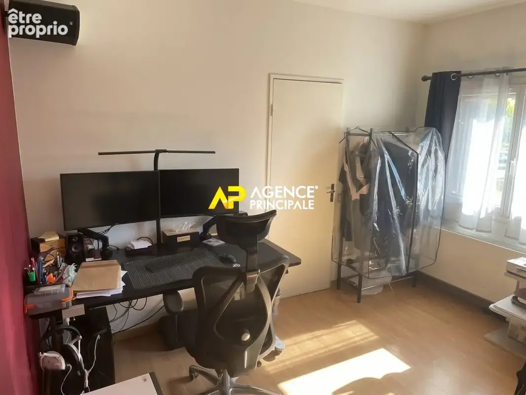 Sartrouville - Le Fresnay Vieux Pays - Appartement 5 pièces 96.64 m2 - photo 12