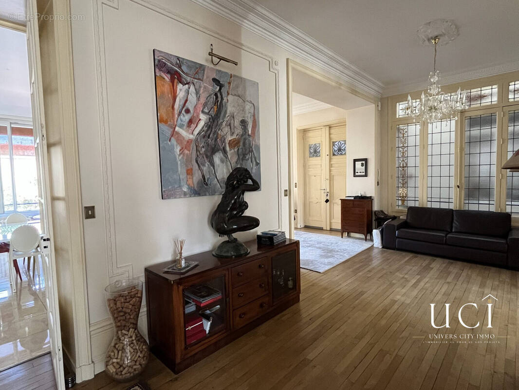 Appartement 307 m² à Nantes  - photo 4
