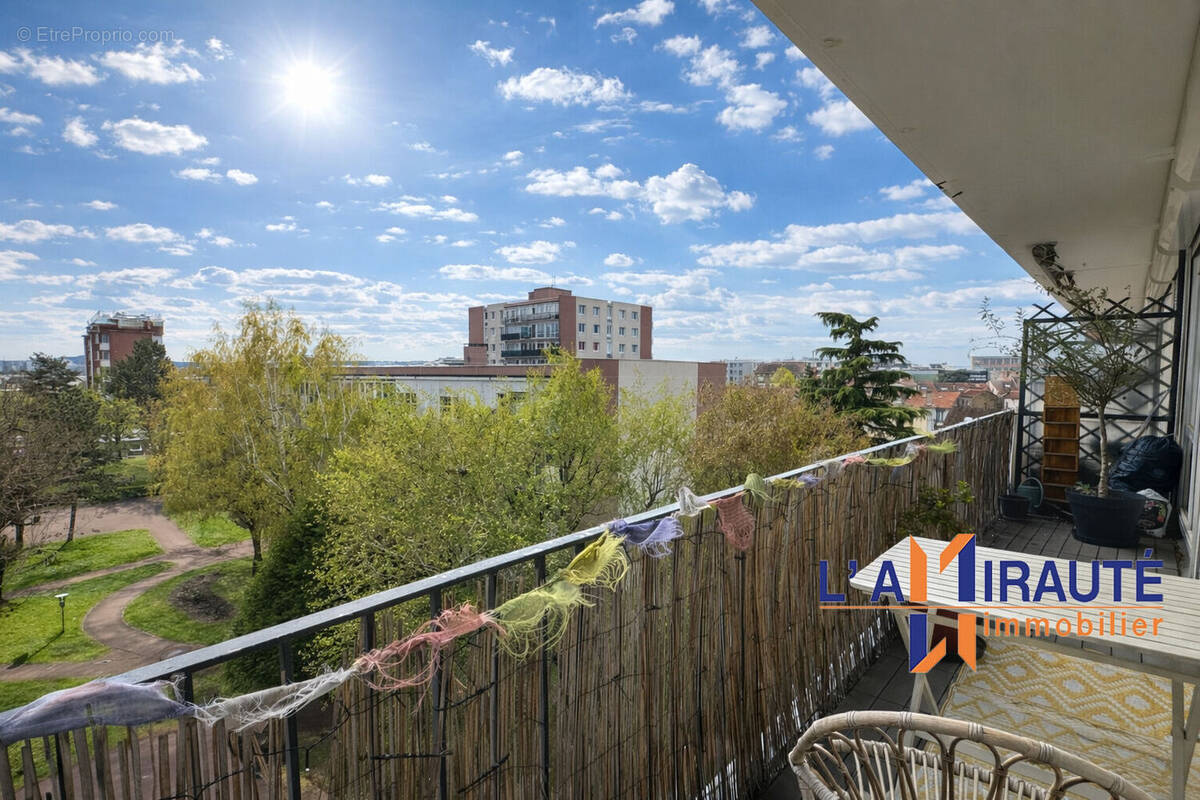 Appartement à HOUILLES