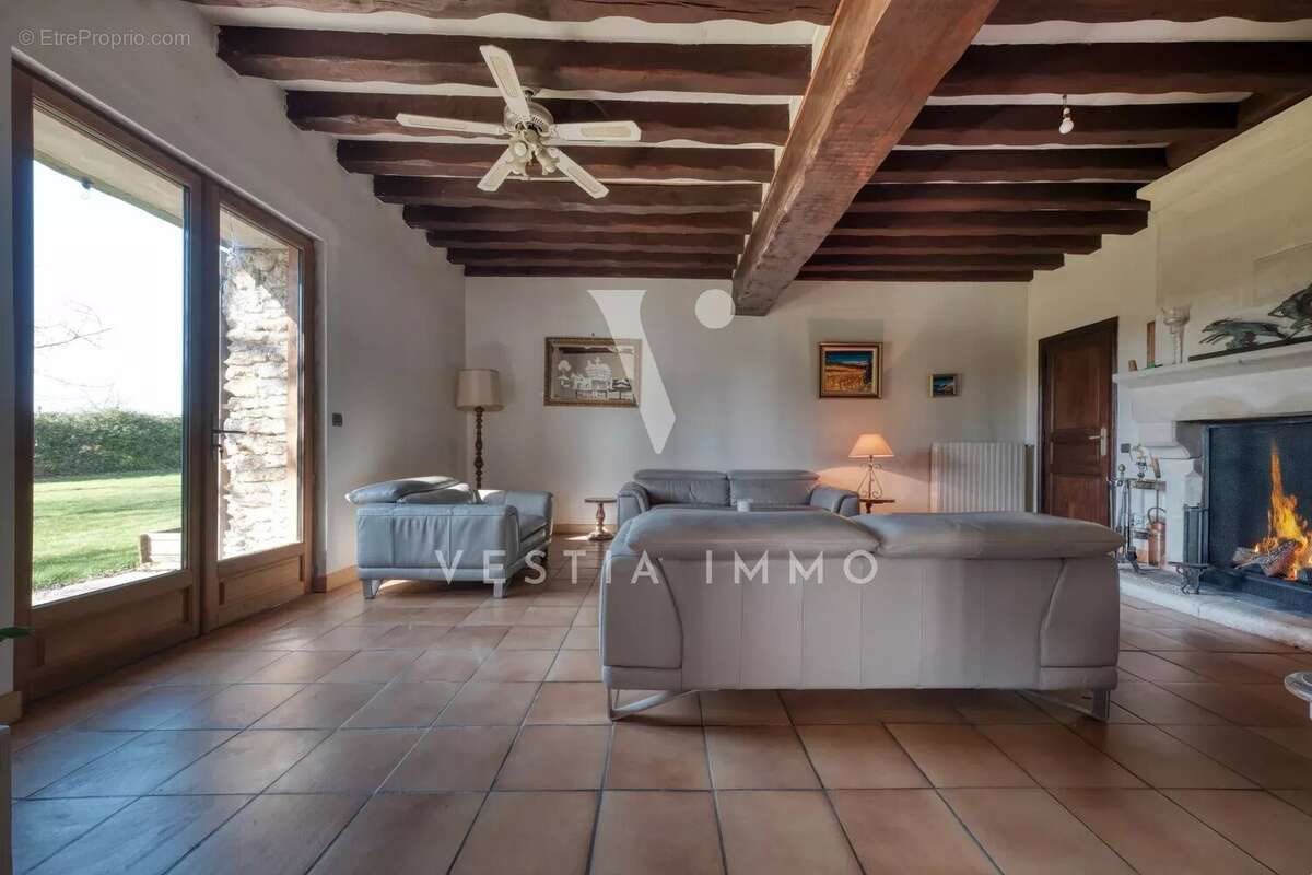 Commerce à PRUNAY-EN-YVELINES