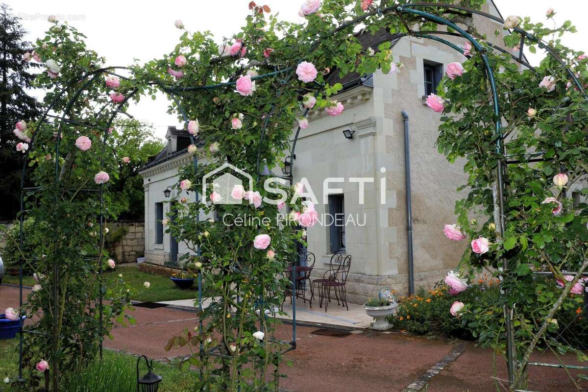 Maison 160 m² à La Chapelle-Sur-Loire  - photo 2