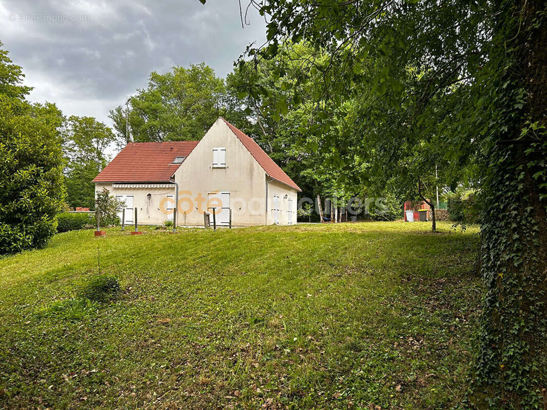 Maison à FERRIERES-EN-GATINAIS