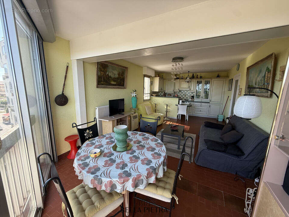 Appartement à MAUGUIO