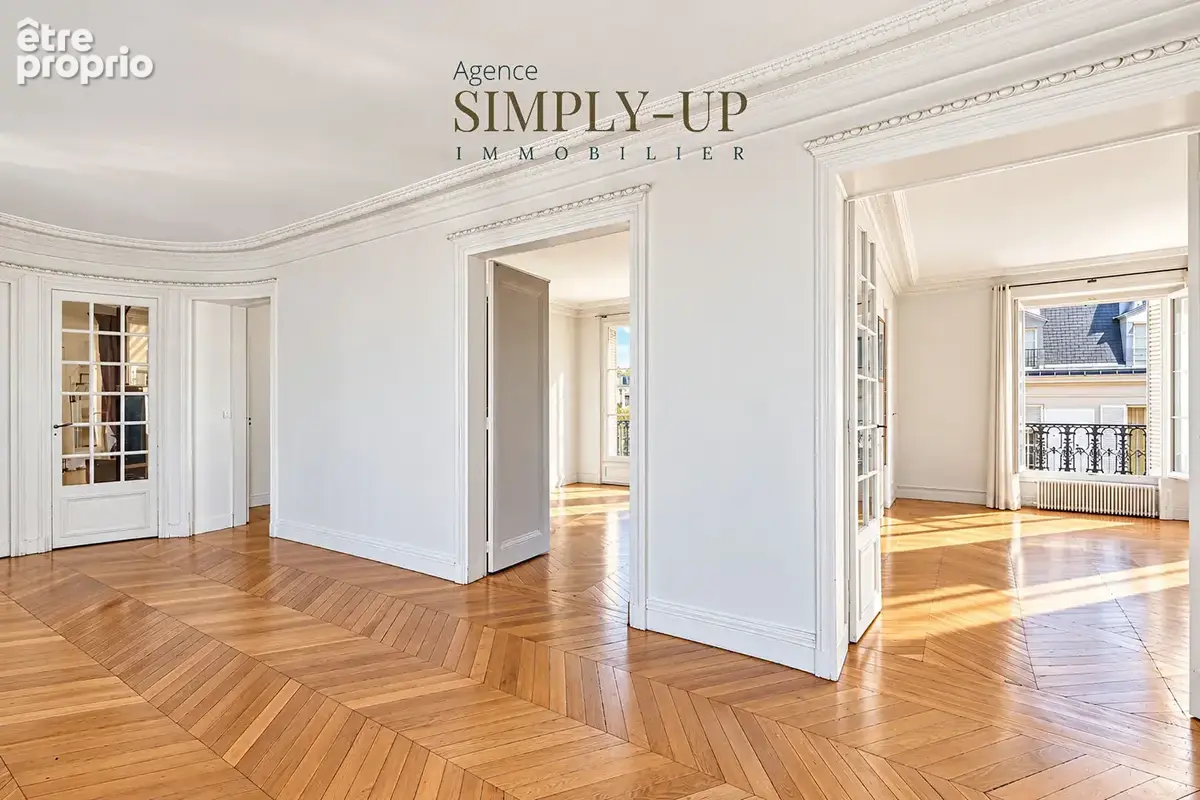 Paris 7e - Rue du Bac  Appartement de réception et familial de 176 m² - photo 8