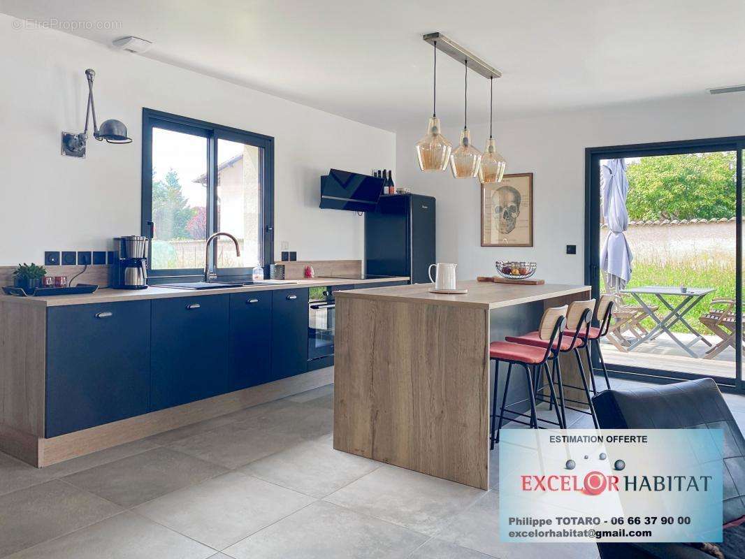 Maison à LA CHAPELLE-DE-GUINCHAY