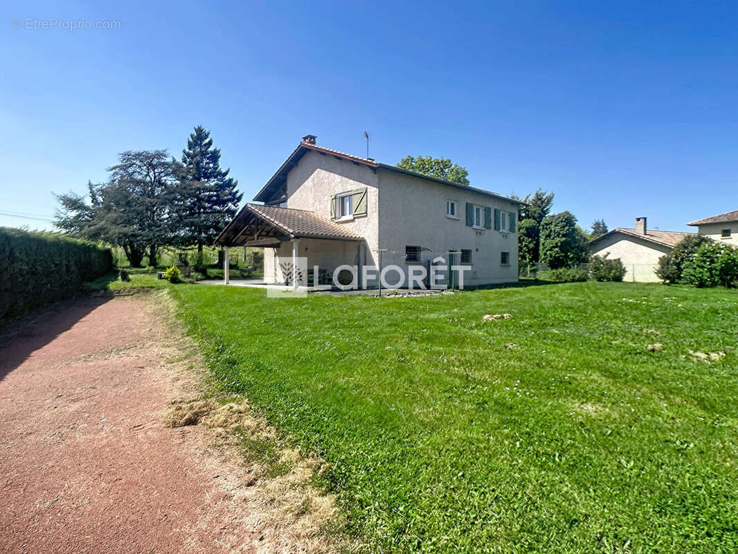 Maison à ARNAS