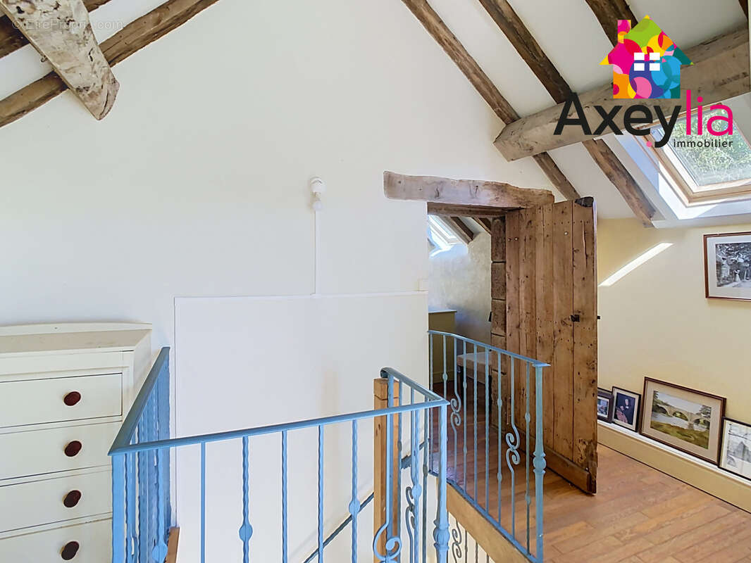 A vendre- proche lapalisse-  maison avec dépendances sur terrain de plus de 2 ha - photo 9